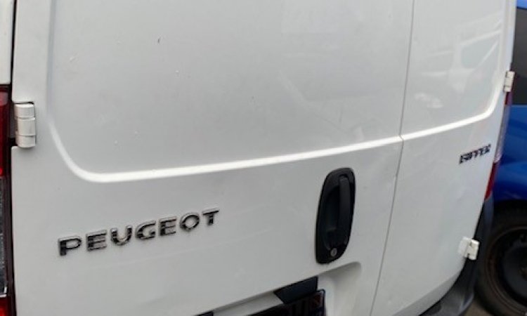 Pièces détachées dans auto casse 67 PEUGEOT BIPPER 1.3 HDI DIESEL